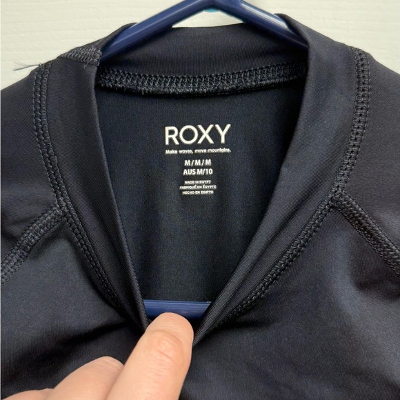 Roxy Rashguard - Picture 2 of 3